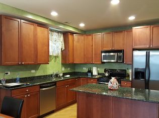1763 W Morse Ave, Chicago, IL 60626