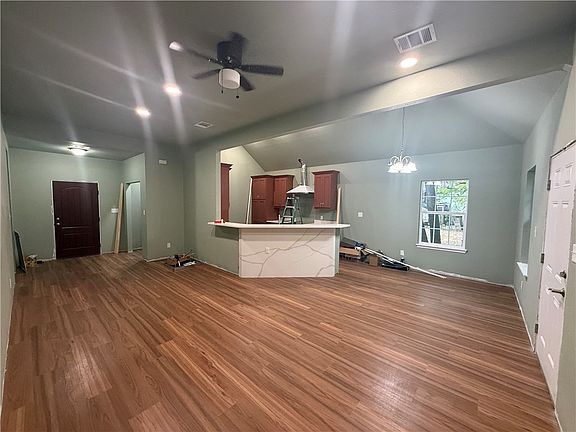 4th image of 1614 Conlee St