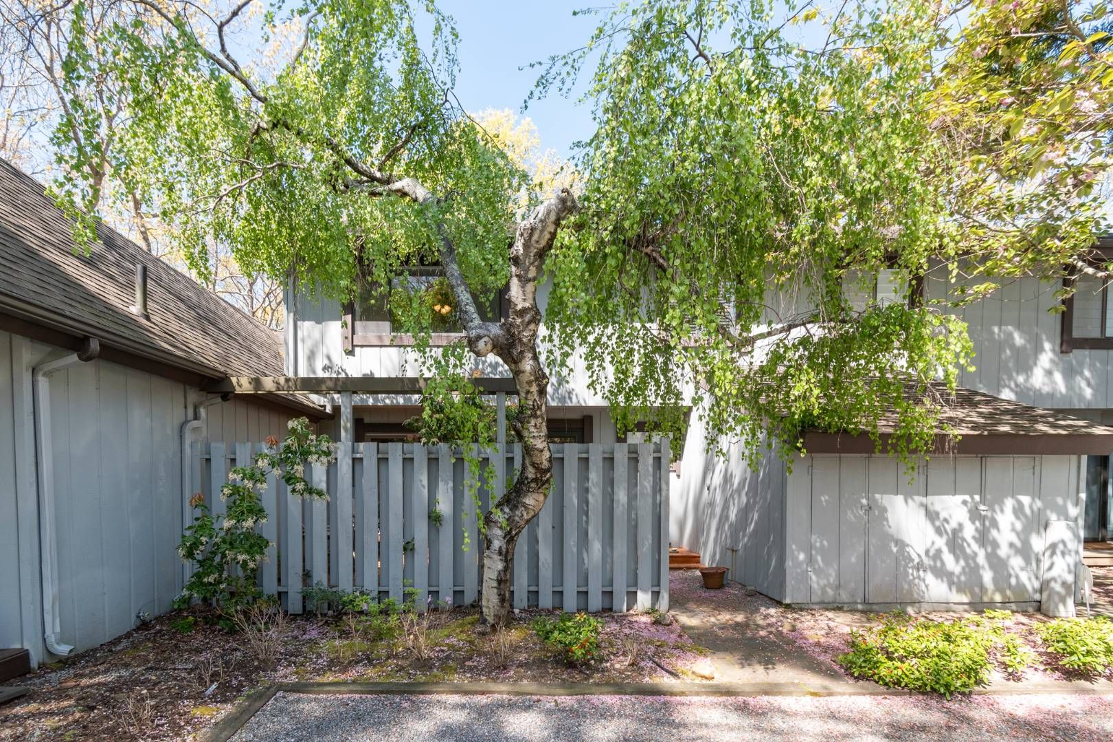 190 Treescape Dr, East Hampton, NY 11937 Out East