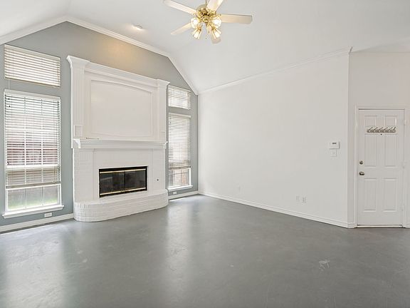 3rd image of 3928 Overlake Dr