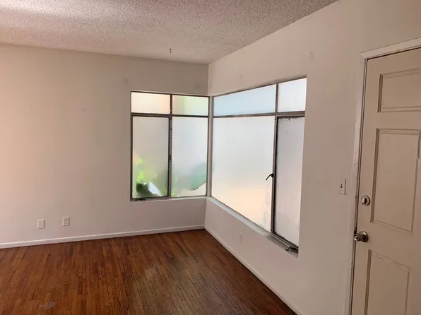 1st Street, 4555 W 1st St APT 5, Los Angeles, CA 90004