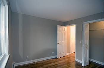 3rd image of 4976 N Milwaukee Ave APT 102