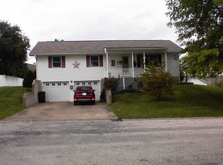 3 Teal Ln, Pittsfield, IL 62363