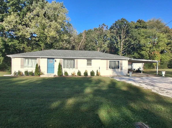 1204 Rebecca Dr, Burns, TN 37029