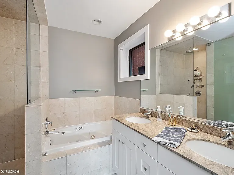2305 W Wabansia Ave #3 — Photo 9