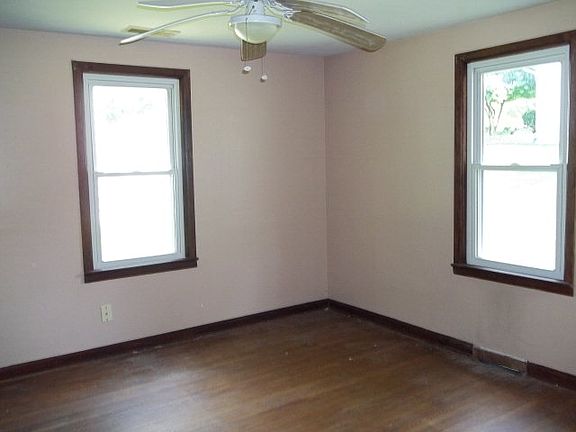 5th image of 480 Lukes Dr