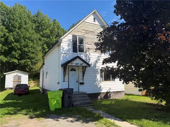 158 Trelawne Ave, Sault Ste. Marie, ON P6B 2N2