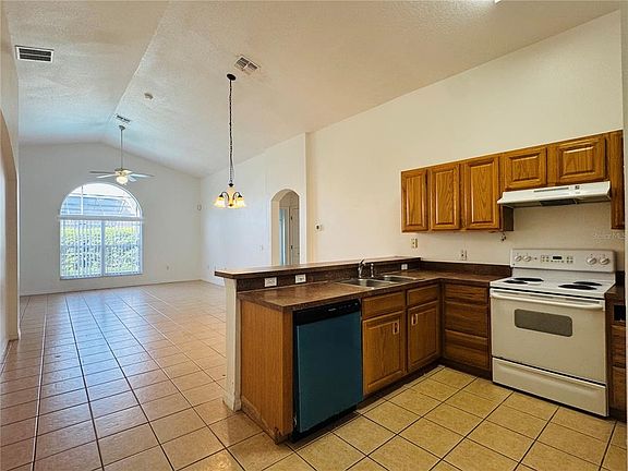 3rd image of 4795 Cumbrian Lakes Dr