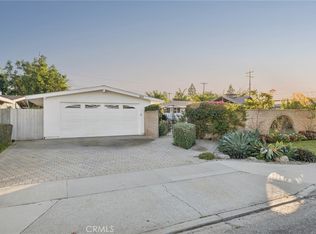 305 Nassau Rd, Costa Mesa, CA 92626