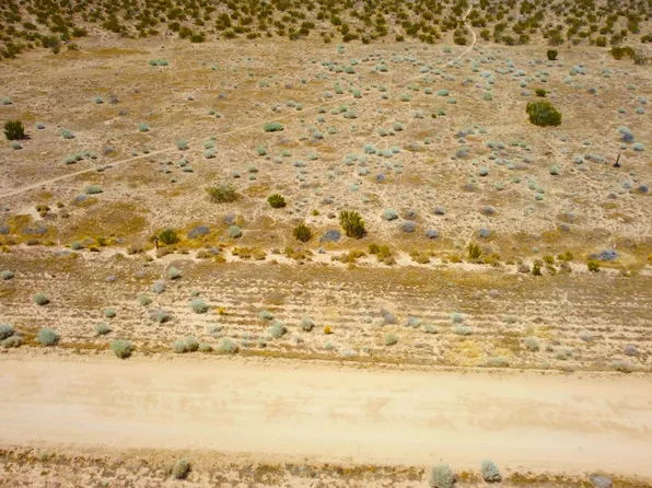 Miller Ave, Mojave, CA 93501