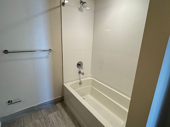3rd image of 159 NE 6th St #1555