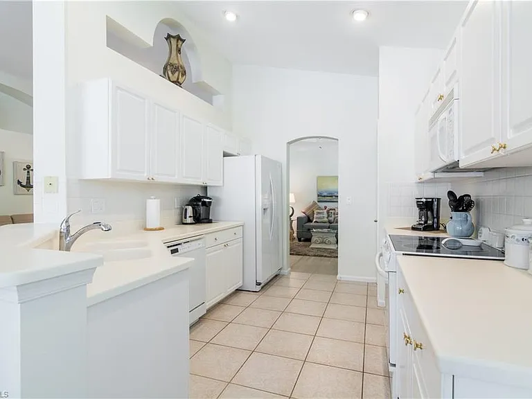 7720 Gardner Dr #201 — Photo 12