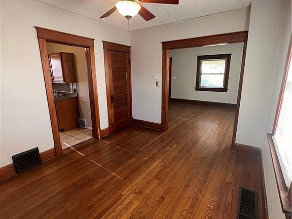 5th image of 4462 Francis St