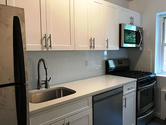 Rented by Prime Realty | media 94