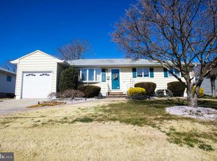 16 Cardigan Rd, Hamilton, NJ 08690