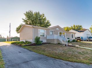 108 7th St, Grundy Center, IA 50638
