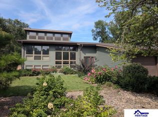 655 E 8th St, York, NE 68467