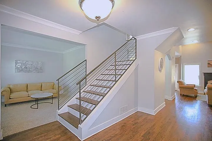 1285 Martin St SE — Photo 2