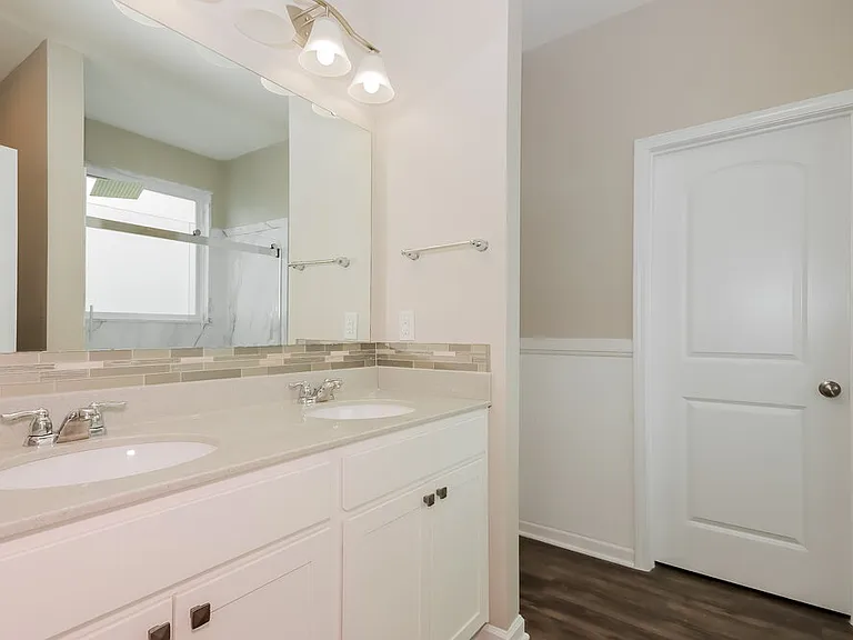 1326 Aurora Ct — Photo 15