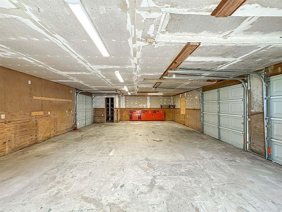 5th image of 18027 W Clover Ln