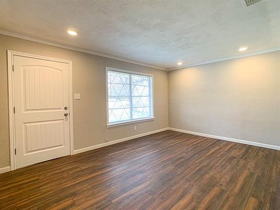 4th image of 303 Glen Rose Ave