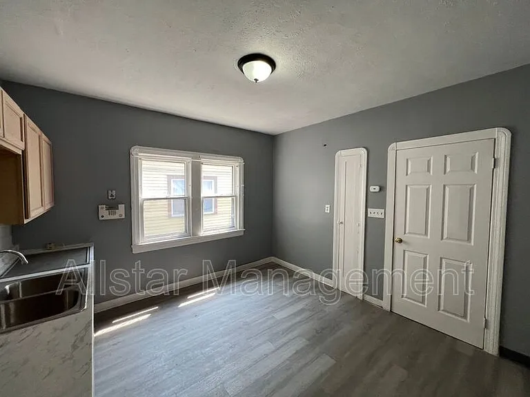 3257 E 139th St #DOWN — Photo 13
