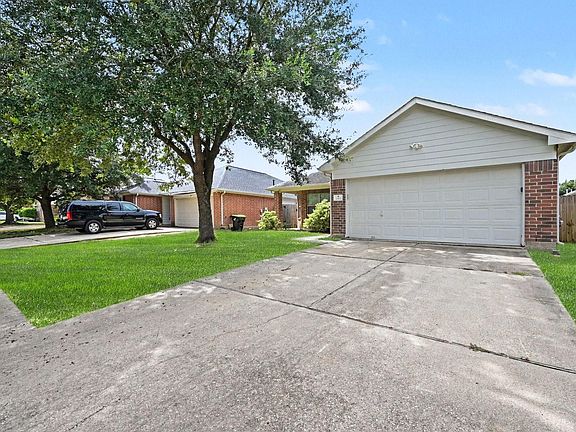 3rd image of 2414 Halstead Dr