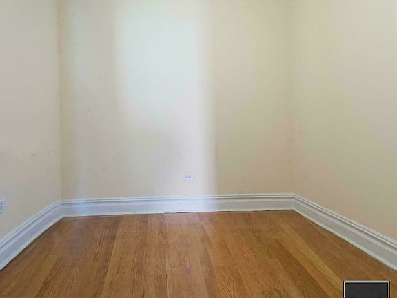 3rd image of 544 W 50th St #A5fw