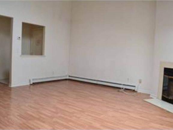 2nd image of 27 Lexington Hill Unit 05