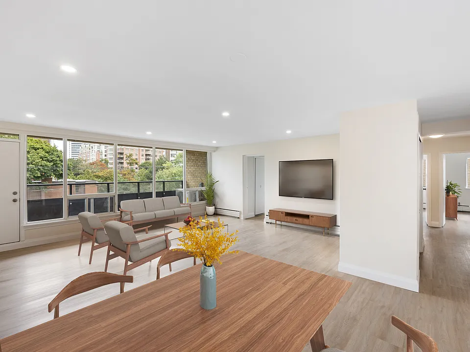 14 Deer Park Cres