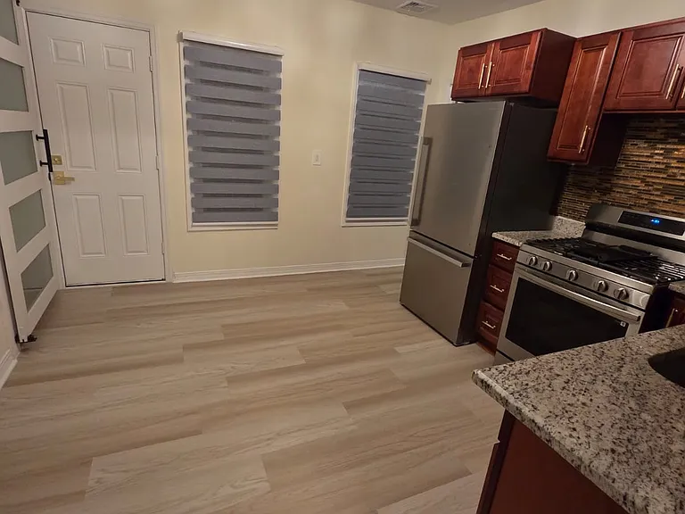 148 Clay St #2 — Photo 17