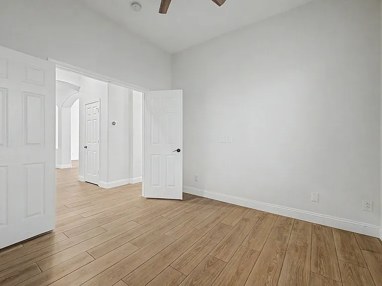 S McClelland Dr — Photo 25