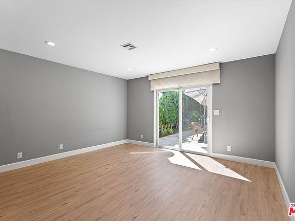 5th image of 2809 S Canfield Ave