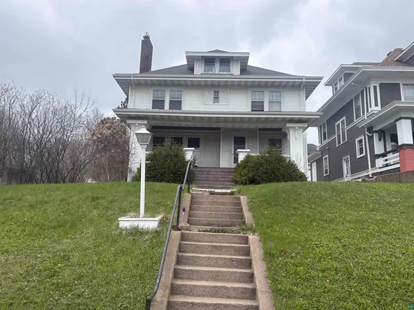 1411 E 4th St, Duluth, MN 55805