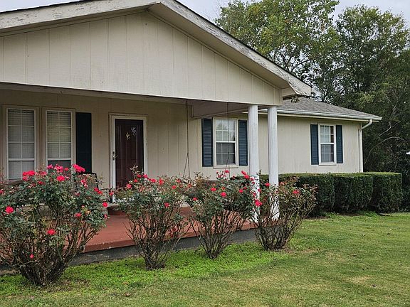 3rd image of 408 Kinzalow Dr