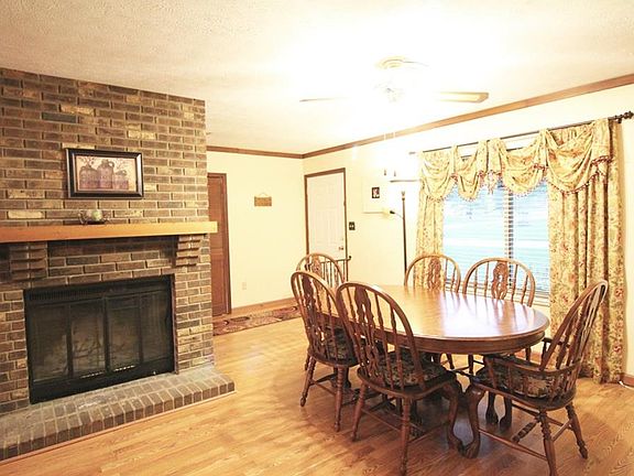 3rd image of 3056 Bantam Way