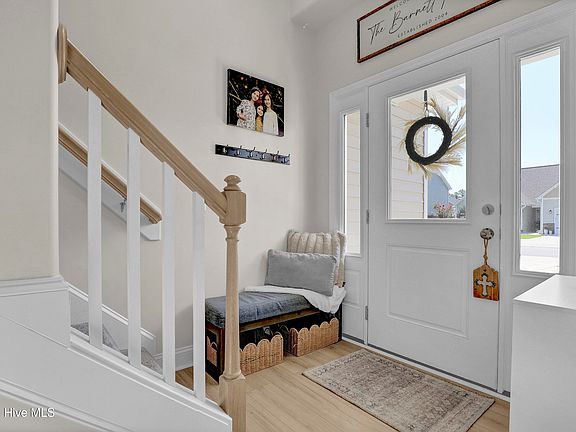 4th image of 821 Cooke Drive