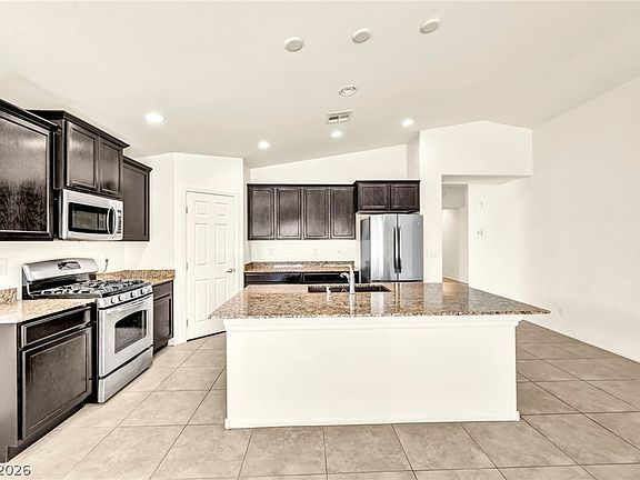2nd image of 4548 Avery Rock St