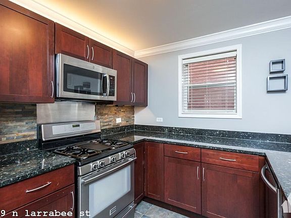 4th image of 1479 N Larrabee St #226
