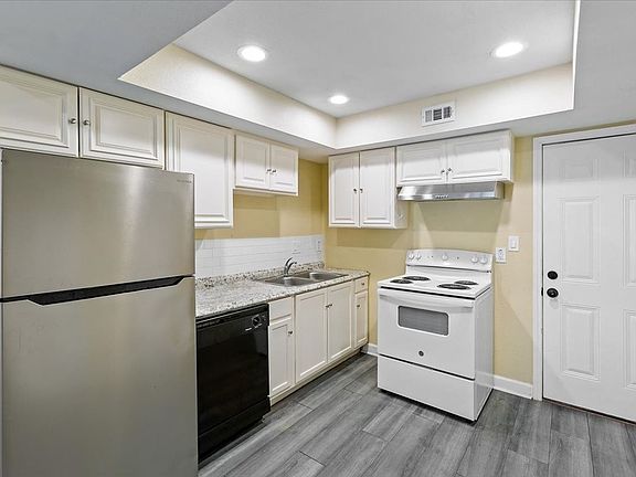 5th image of 325 Church St APT 118