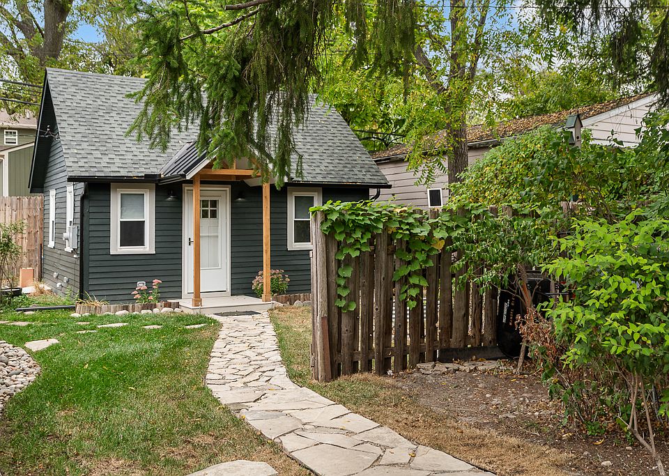 1st image of 123 1/2 Lysander St