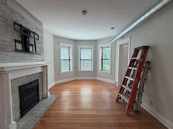 2nd image of 4335 N Damen Ave #2FR