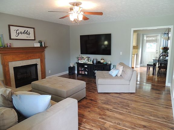 4th image of 411 S Aztec Dr