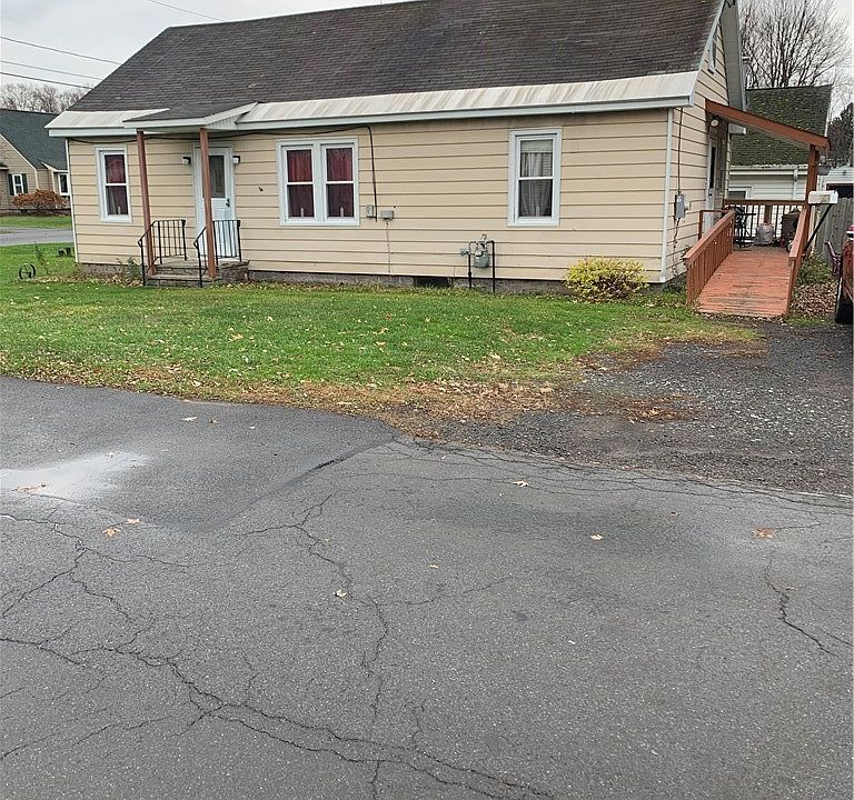 1st image of 215 Northwood Dr