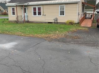 215 Northwood Dr, Syracuse, NY 13211