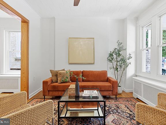 5th image of 109 Osborn St