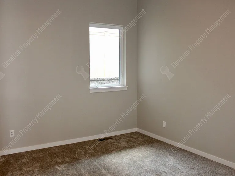 3038 NW Clearwater Dr — Photo 18