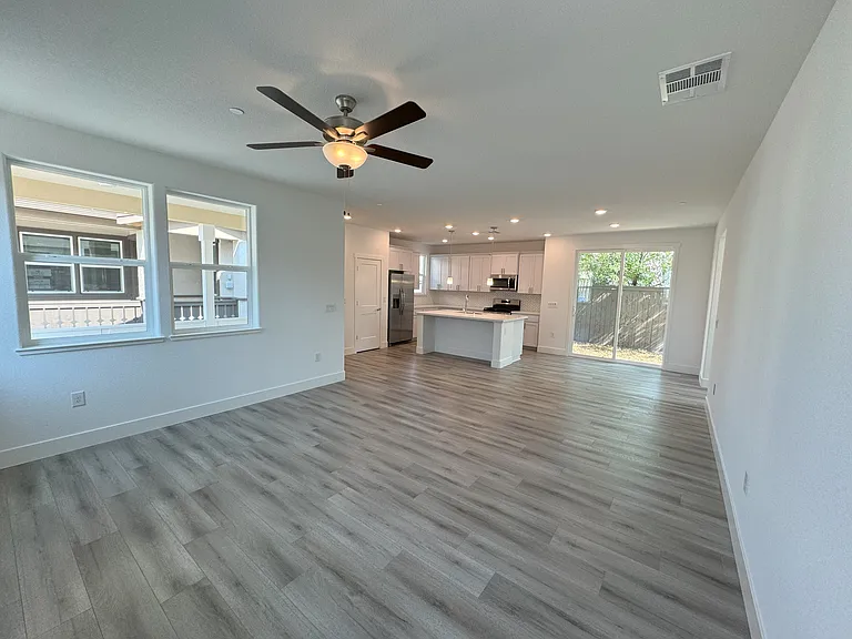 2035 Grady Cir — Photo 5
