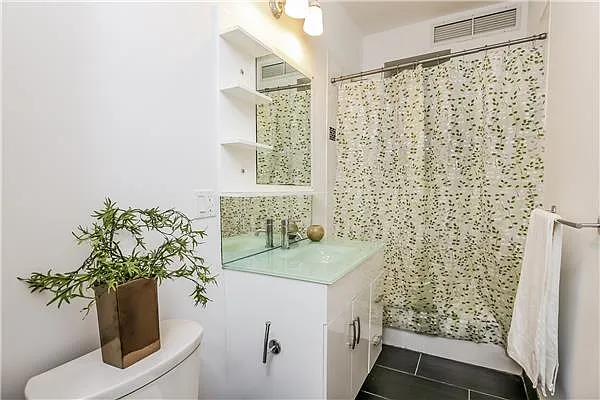 Sold by Avenue Sotheby's International Realty | media 15