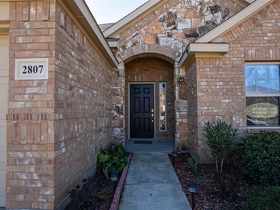 4th image of 2807 Oak Glen Ct
